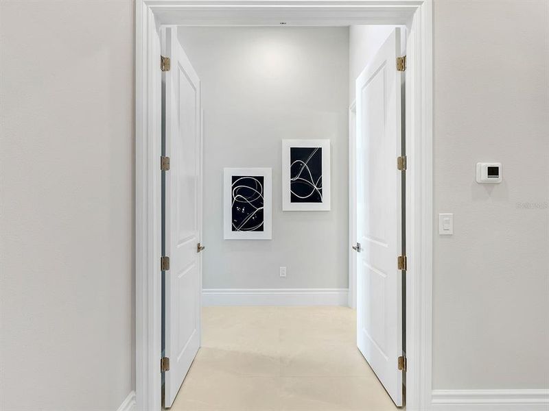 Spacious, unfurnished interior of a new home in , Sarasota (Image 21).
