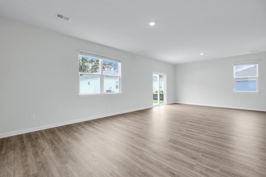 Spacious, unfurnished interior of a new home in Hillcrest, Ravenel (Image 22).