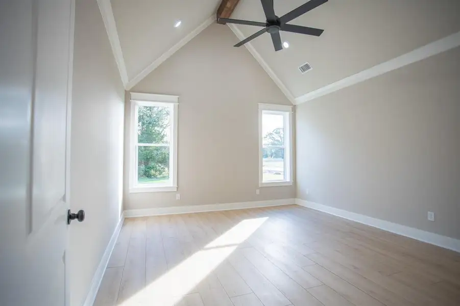 Spacious, unfurnished interior of a new home in , Tyler (Image 21).