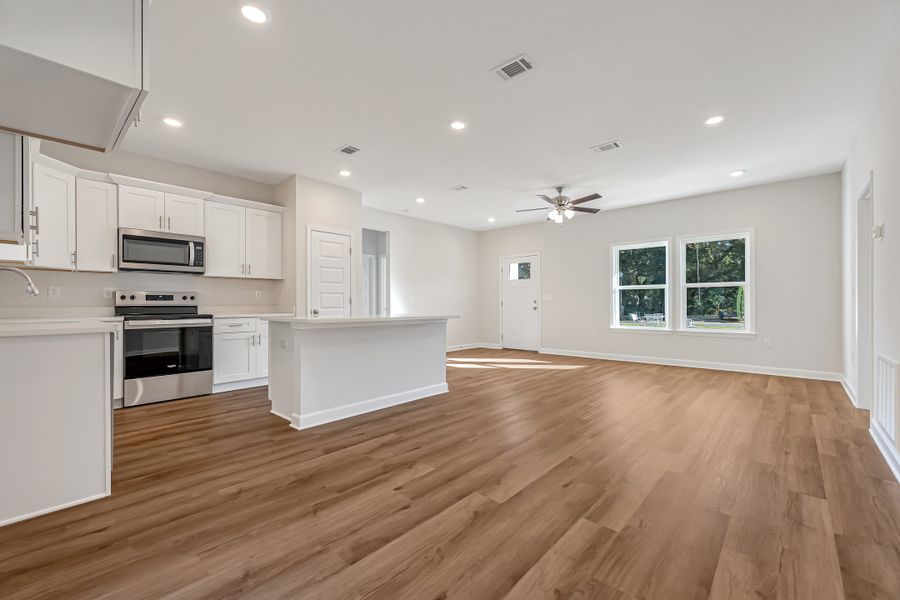 Spacious, unfurnished interior of a new home in Live Oak Cottages, Freeport (Image 44). Spacious, unfurnished interior of a new home in Live Oak Cottages, Freeport (Image 44).