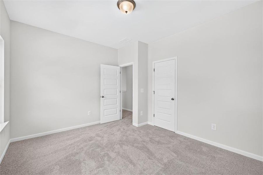 Spacious, unfurnished interior of a new home in Oakmont, Dallas (Image 44).