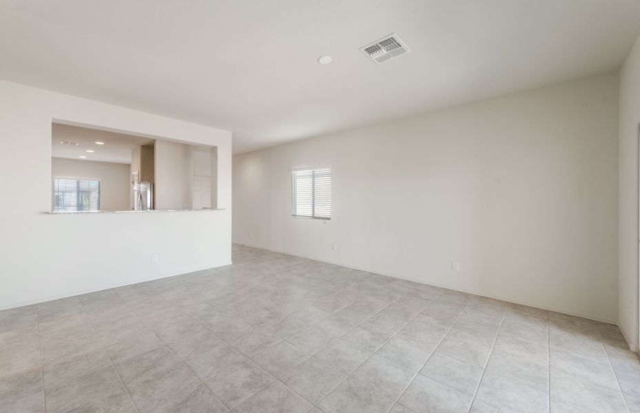 Spacious, unfurnished interior of a new home in Copper Falls, Buckeye (Image 16). Spacious, unfurnished interior of a new home in Copper Falls, Buckeye (Image 16).