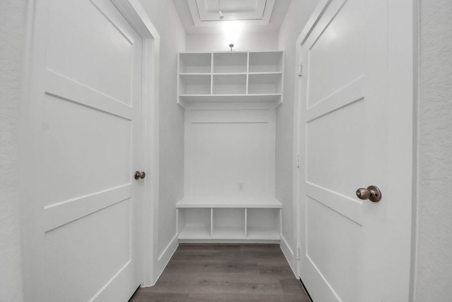 Spacious, unfurnished interior of a new home in Sunrise Cove: Landmark Collection, Texas City (Image 18).