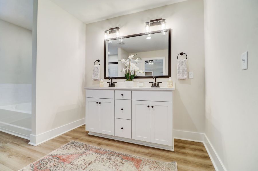 Representative furnished interior of a home built from the Bradley II by Great Southern Homes in Lynbrook, Boiling Springs (Image 49).