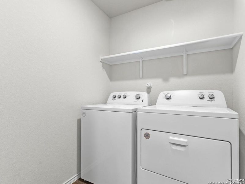 Close-up of interior finishes inside a home in Whisper Falls, San Antonio (Image 12).