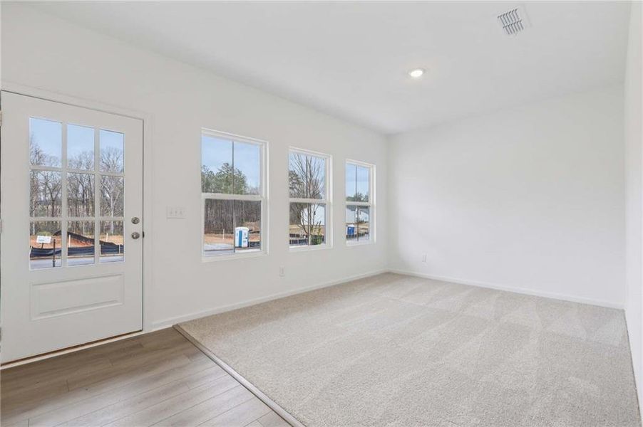 Spacious, unfurnished interior of a new home in The Pointe at Heron Bay, Locust Grove (Image 26).