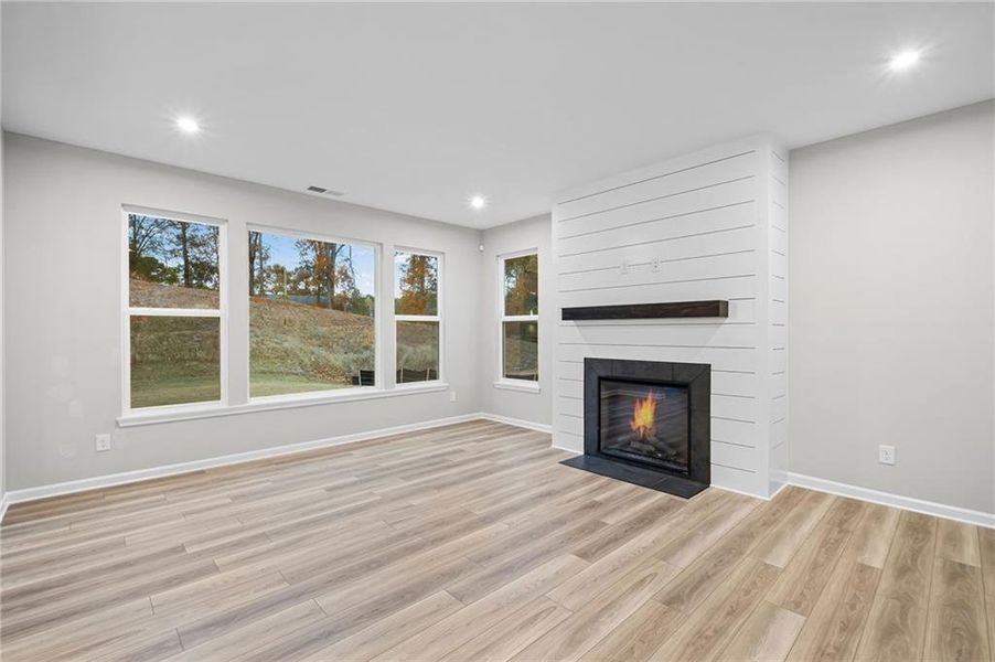 Spacious, unfurnished interior of a new home in Pickens Bluff, Hiram (Image 34).