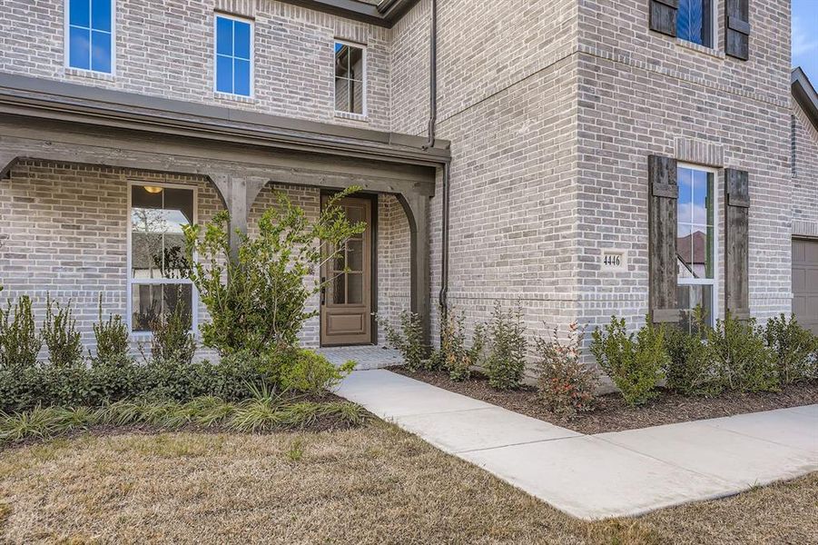 Exterior details and patio area of a home in BridgeWater 60s, Midlothian (Image 3).