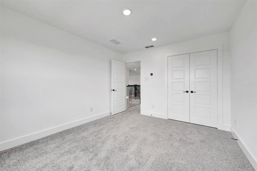 Spacious, unfurnished interior of a new home in Lily Creek at Sutton Fields, Aubrey (Image 27). Spacious, unfurnished interior of a new home in Lily Creek at Sutton Fields, Aubrey (Image 27).