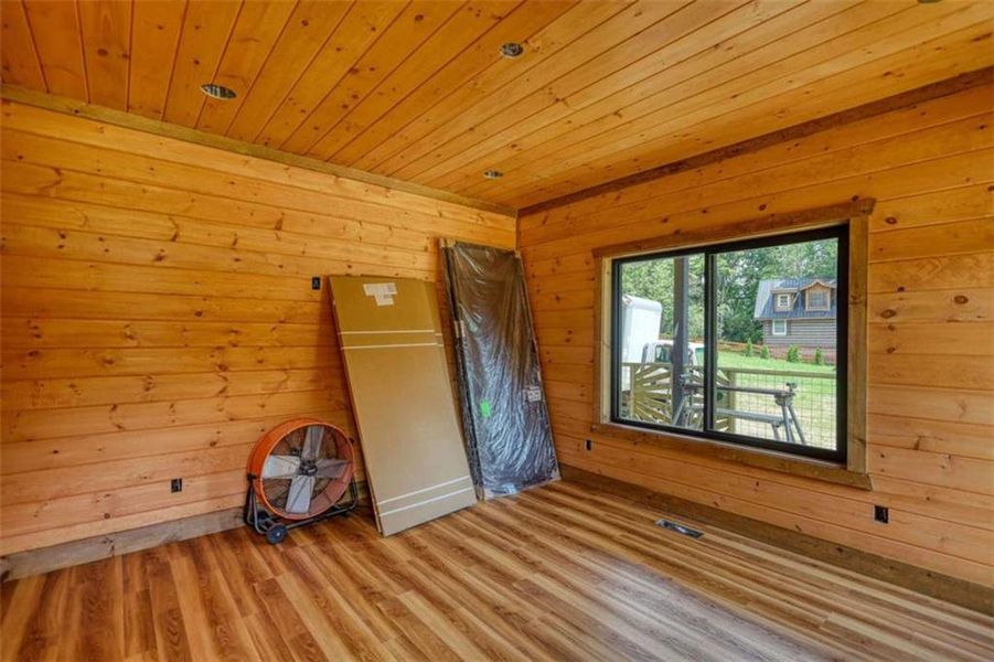 Image 77 of a home in .