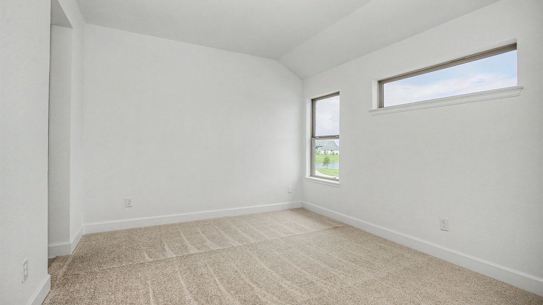 Spacious, unfurnished interior of a new home in Valencia, Manvel (Image 30).