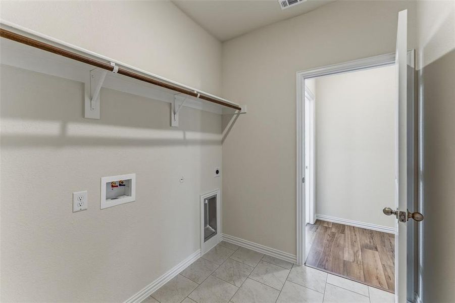 Spacious, unfurnished interior of a new home in Oak Grove Addition, Springtown (Image 22).