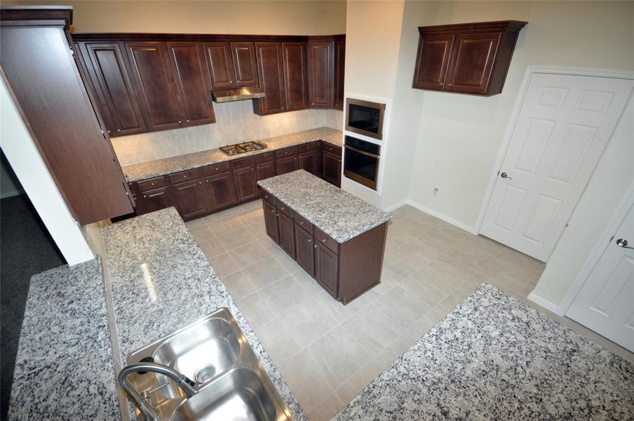 Furnished interior view inside a new home in Pedregal, League City (Image 10). Furnished interior view inside a new home in Pedregal, League City (Image 10).