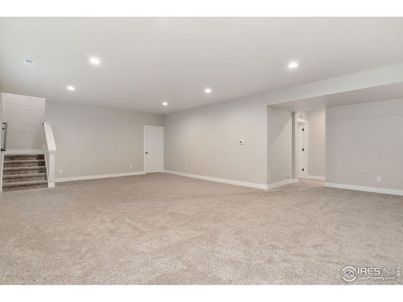 Spacious, unfurnished interior of a new home in , Timnath (Image 29).