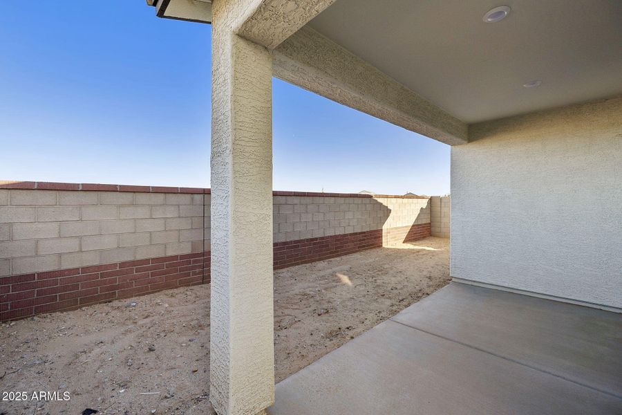 LARGE BACK PATIO LARGE BACK PATIO