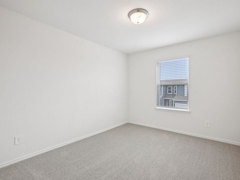 Spacious, unfurnished interior of a new home in Turner's Village, Buda (Image 12).
