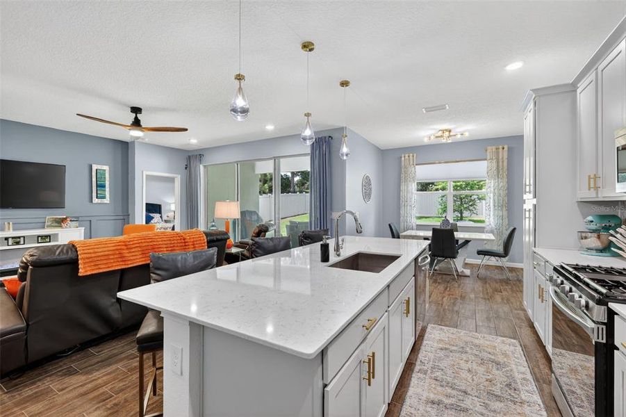 Furnished interior view inside a new home in , Mount Dora (Image 9).