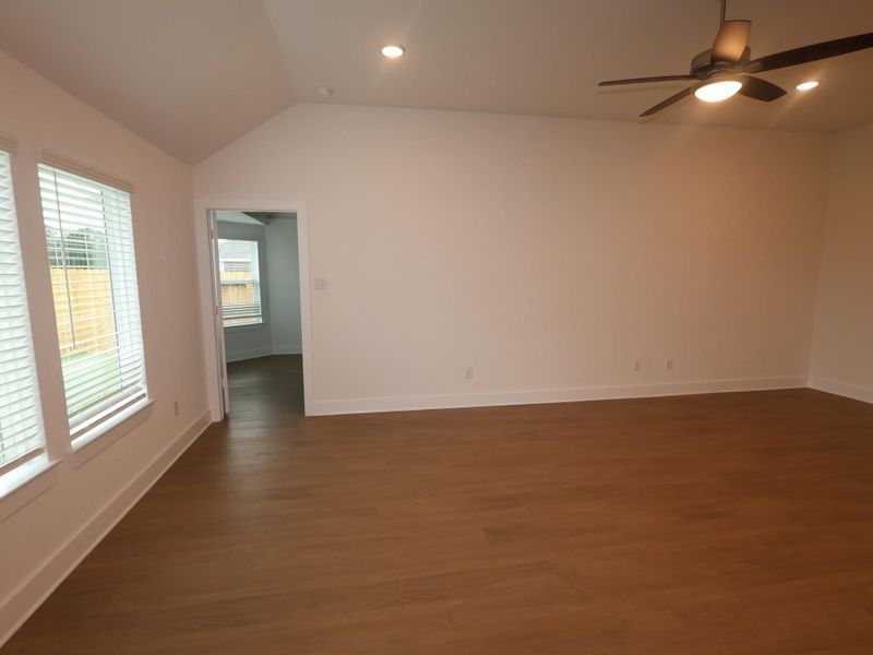 Spacious, unfurnished interior of a new home in Hallimore Ranch, Rosenberg (Image 20). Spacious, unfurnished interior of a new home in Hallimore Ranch, Rosenberg (Image 20).