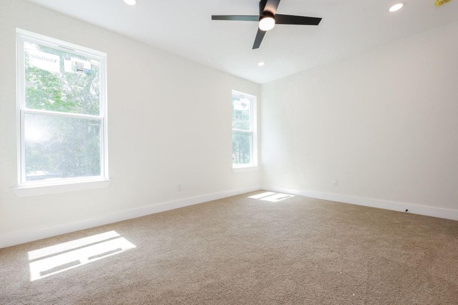 Spacious, unfurnished interior of a new home in , Tomball (Image 19).