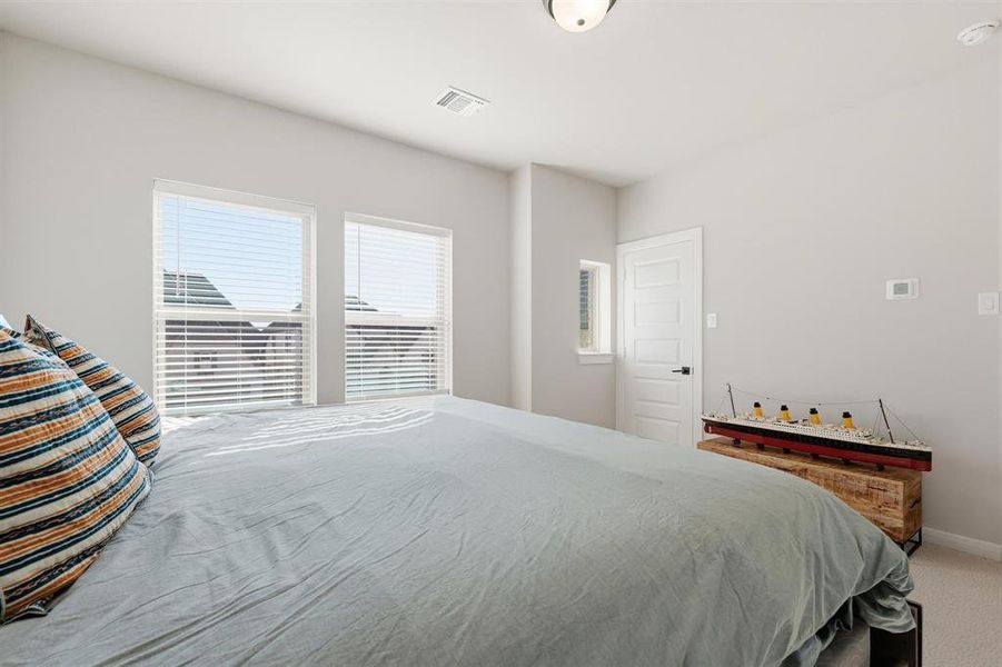 Furnished interior view inside a new home in , Northlake (Image 36).