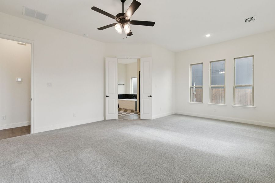 Spacious, unfurnished interior of a new home in Timberbrook, Justin (Image 20). Spacious, unfurnished interior of a new home in Timberbrook, Justin (Image 20).