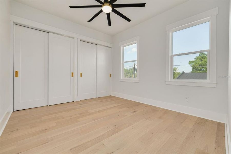 Spacious, unfurnished interior of a new home in , St. Petersburg (Image 38).