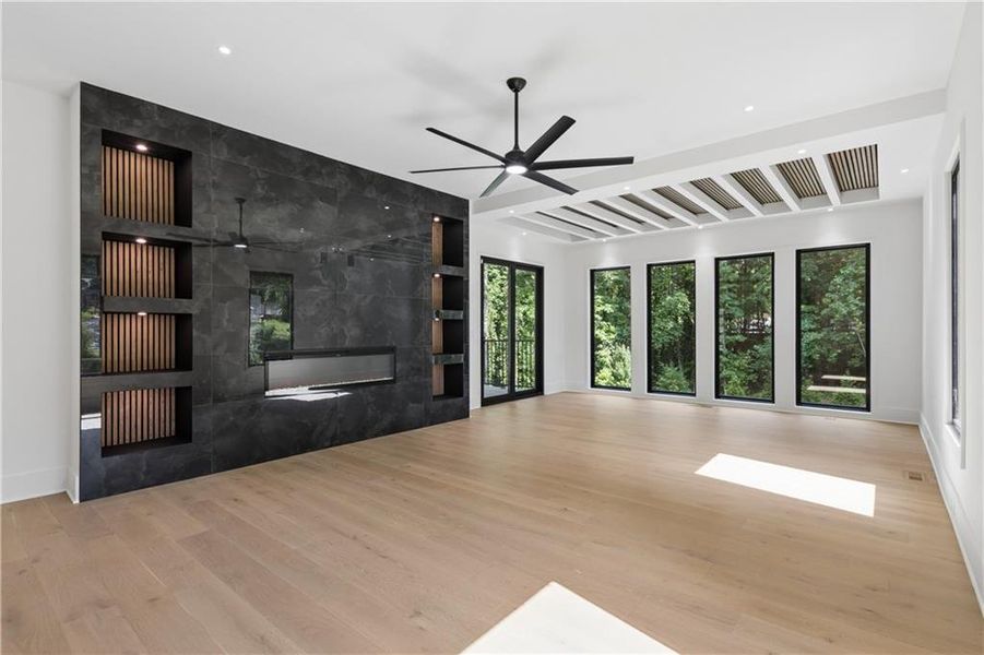 Spacious, unfurnished interior of a new home in , Sandy Springs (Image 23).