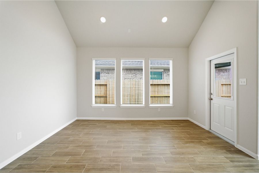 Spacious, unfurnished interior of a new home in Creekhaven, Arcola (Image 38).