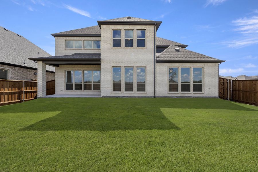 Exterior details and patio area of a home in Nelson Lake Estates, Rockwall (Image 20).