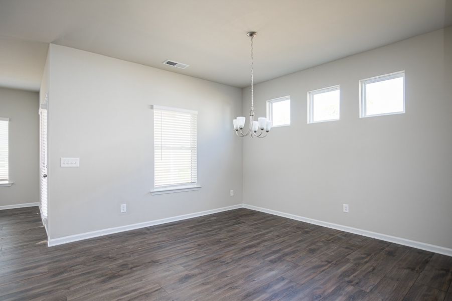 The Avondale - Dining Area