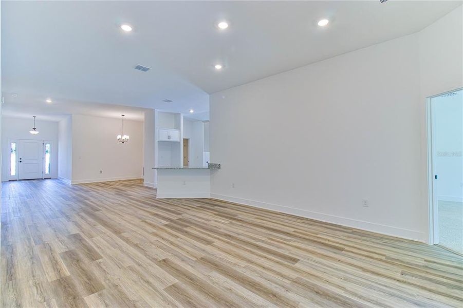 Spacious, unfurnished interior of a new home in Briarwood, Alachua (Image 19).