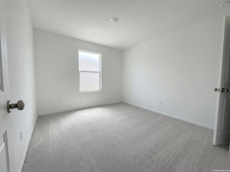 Spacious, unfurnished interior of a new home in Waters Edge, Seguin (Image 10).