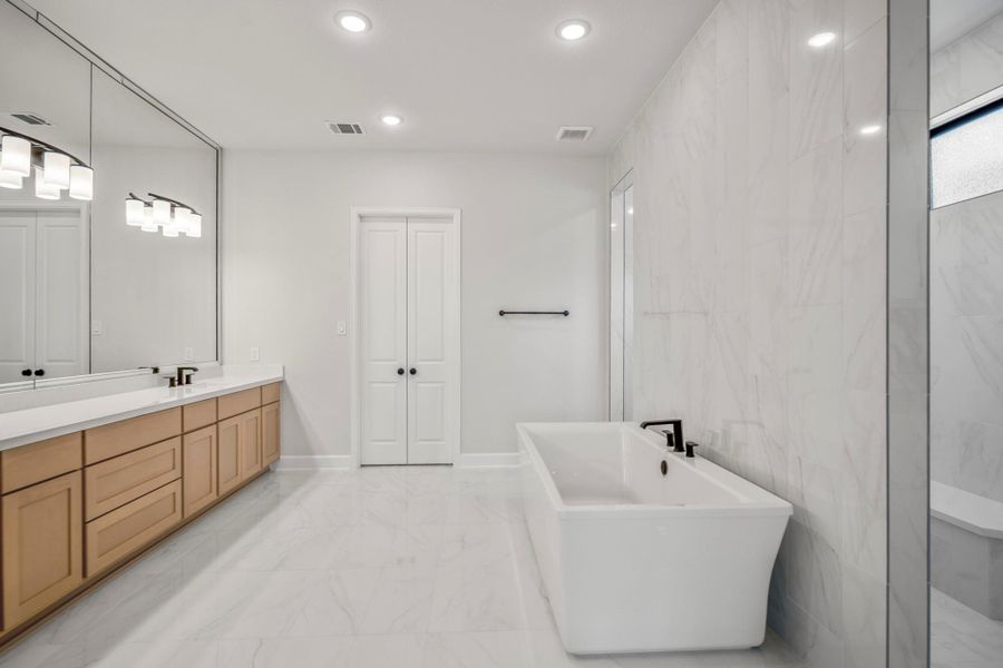 Furnished interior view inside a new home in Sienna 70' Lots, Missouri City (Image 14). Furnished interior view inside a new home in Sienna 70' Lots, Missouri City (Image 14).