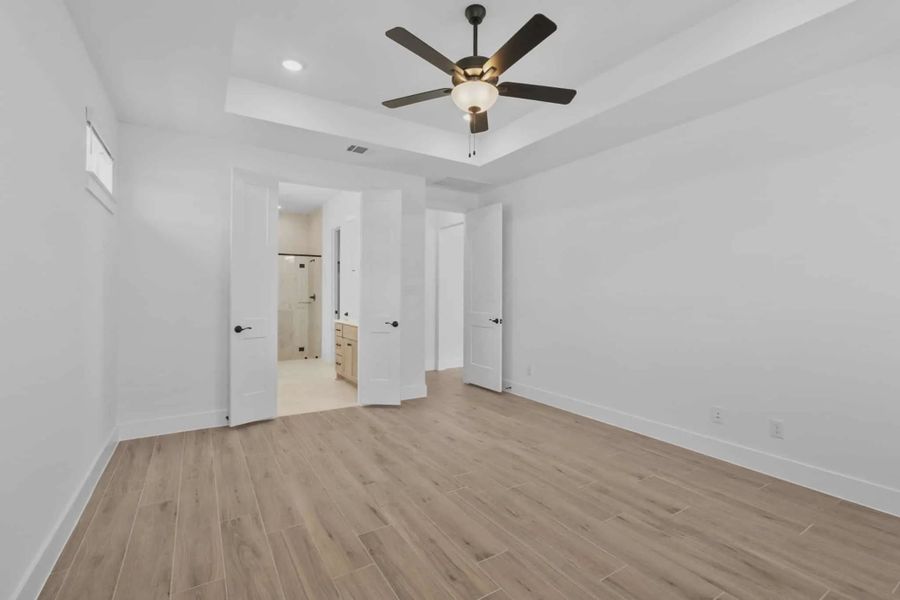Spacious, unfurnished interior of a new home in Jordan Ranch 55's, Fulshear (Image 19).