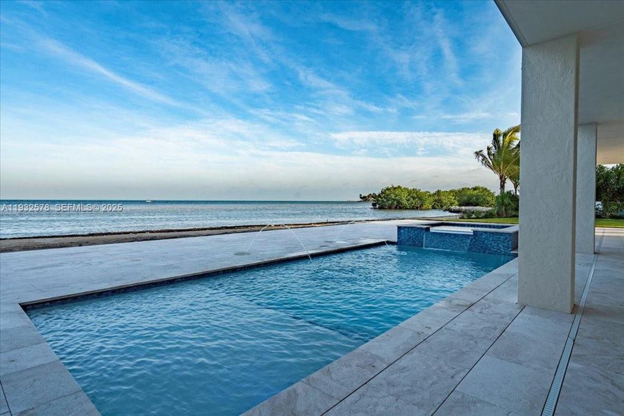 Exterior details and patio area of a home in , Marathon (Image 34).