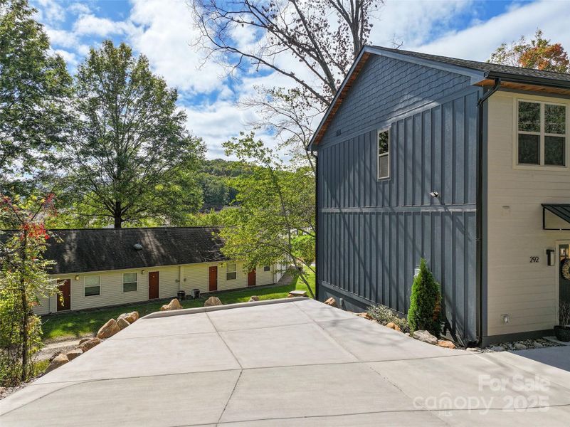 Image 19 of a home in .