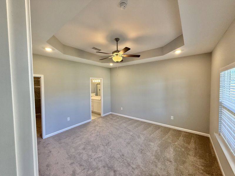 Spacious, unfurnished interior of a new home in Stone Fort Meadows, Manchester (Image 8).