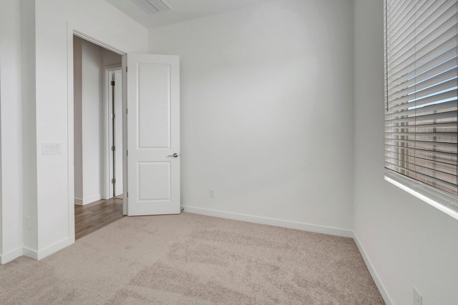 Spacious, unfurnished interior of a new home in Terraza, San Tan Valley (Image 36).