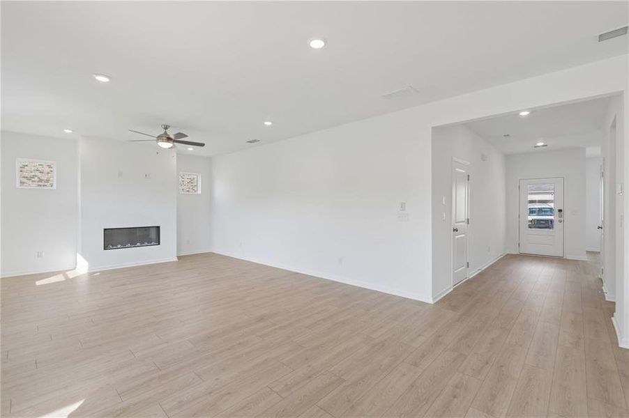 Spacious, unfurnished interior of a new home in Windance Lake, Loganville (Image 18). Spacious, unfurnished interior of a new home in Windance Lake, Loganville (Image 18).