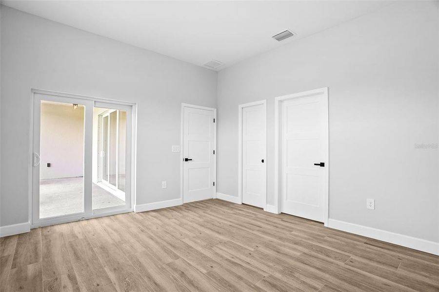 Spacious, unfurnished interior of a new home in , San Antonio (Image 36).