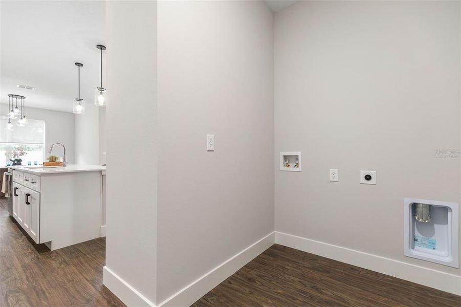 PHOTO IS VIRTUALLY STAGED