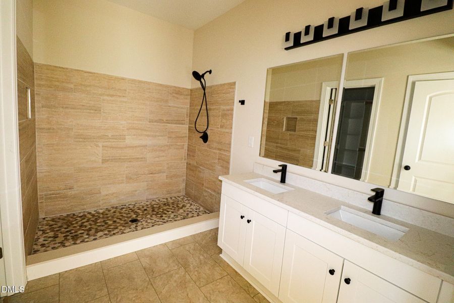 225 interior 29