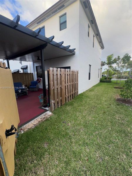 Exterior details and patio area of a home in , Homestead (Image 29).