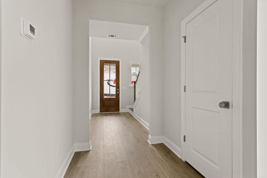 Spacious, unfurnished interior of a new home in Sweetgrass Station, Summerville (Image 33). Spacious, unfurnished interior of a new home in Sweetgrass Station, Summerville (Image 33).