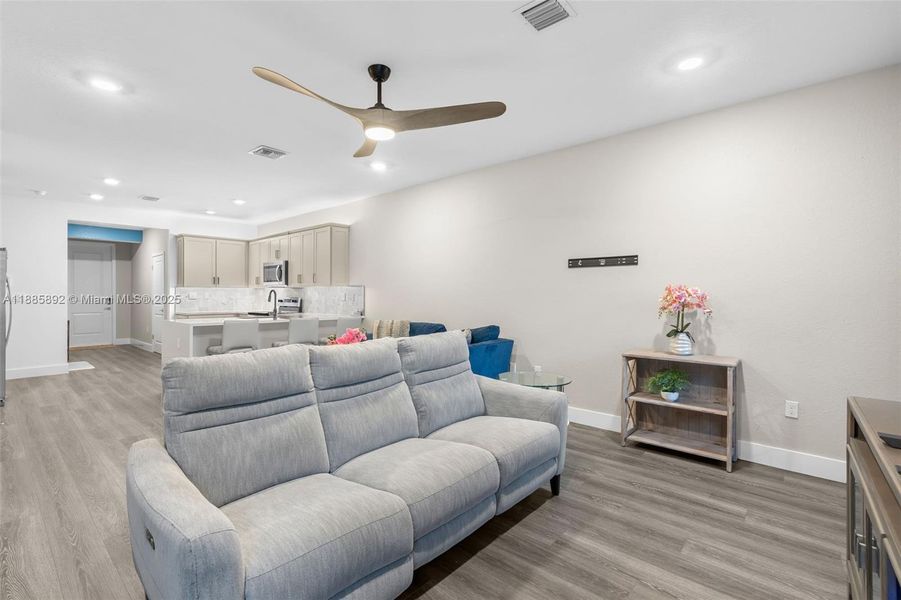 Furnished interior view inside a new home in , Pembroke Pines (Image 10).