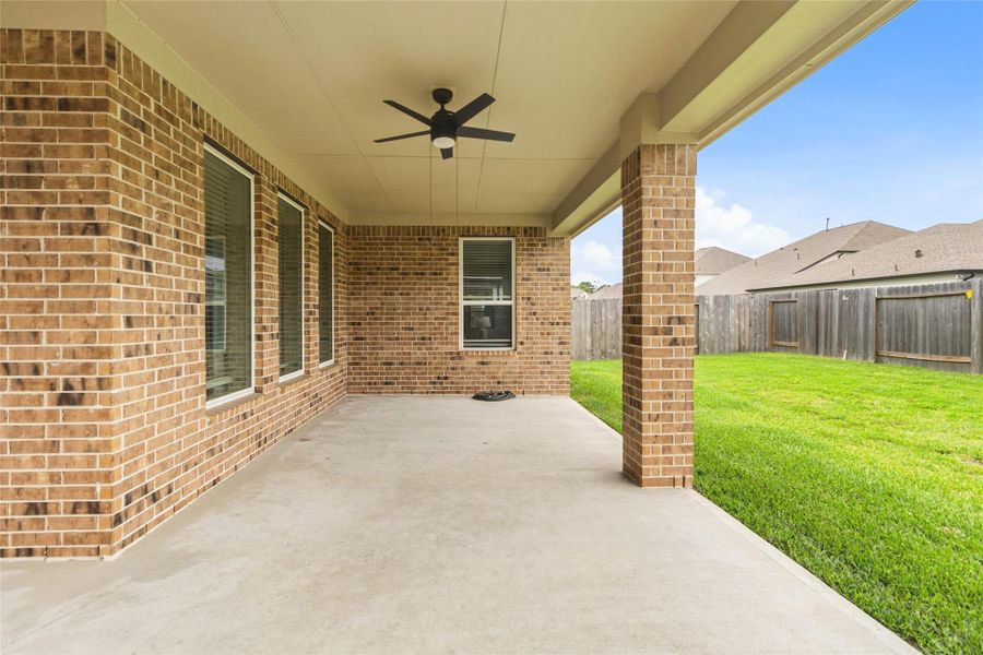 The fully fenced backyard provides you with a spacious lawn and endless possibilities for play, pets, gardening, or future outdoor enhancements.