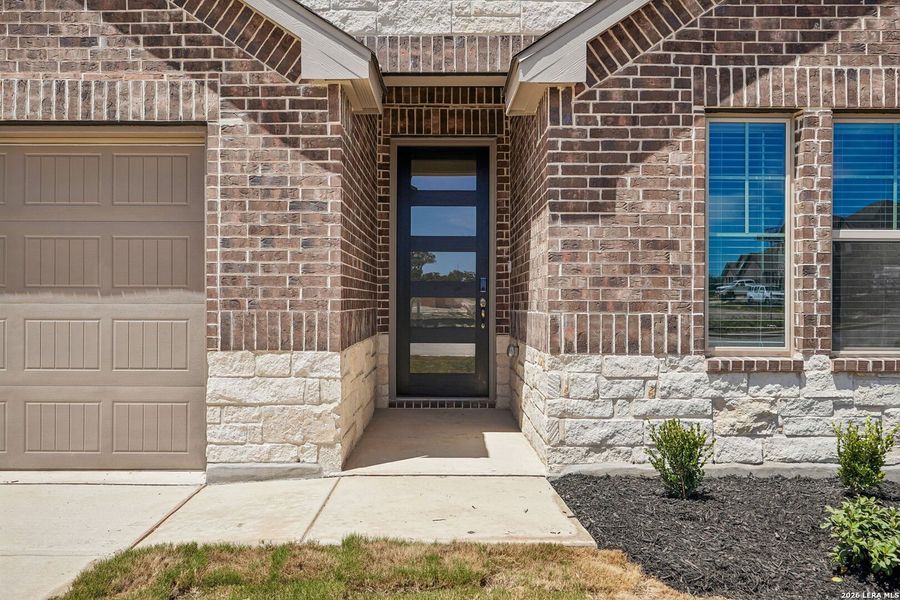 Exterior details and patio area of a home in Arcadia Ridge - Classic Series, San Antonio (Image 27).