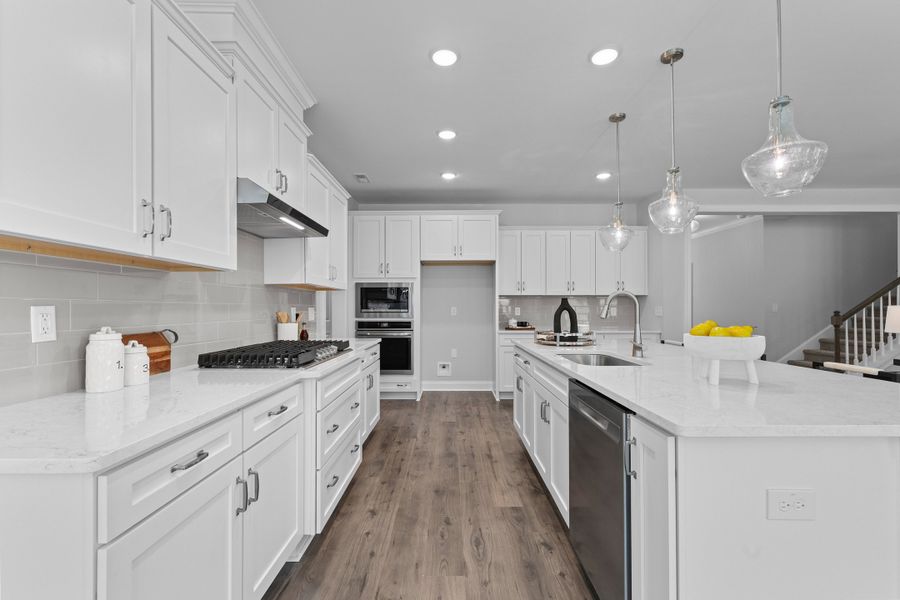 Representative furnished interior of a home built from the The Hampton by RobuckHomes in Kennebec Crossing, Angier (Image 95). Representative furnished interior of a home built from the The Hampton by RobuckHomes in Kennebec Crossing, Angier (Image 95).
