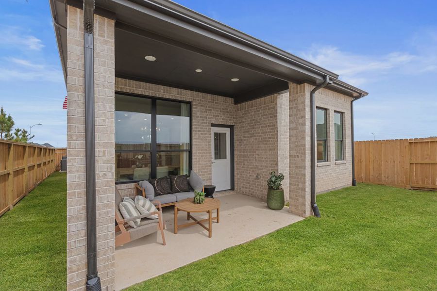 Representative exterior details of a home built from the Durham by Chesmar Homes in Jordan Ranch 40's, Fulshear (Image 4).