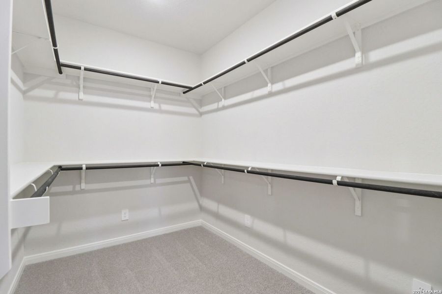 Spacious, unfurnished interior of a new home in Fox Falls, Boerne (Image 24). Spacious, unfurnished interior of a new home in Fox Falls, Boerne (Image 24).